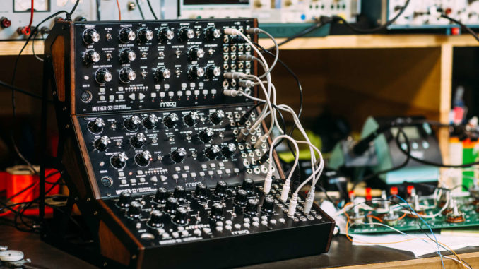 Moog Mother 32 v2