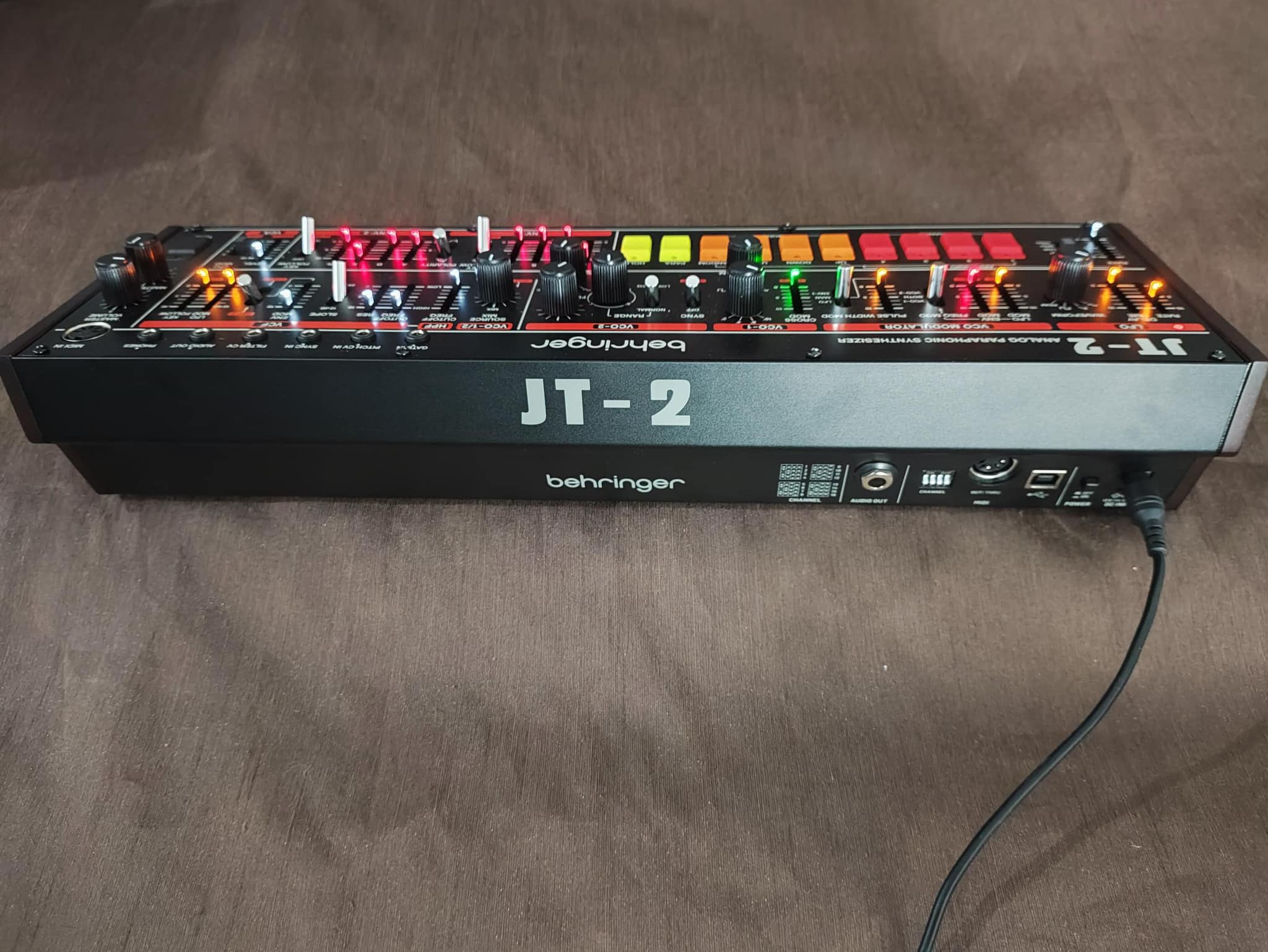 Behringer JT-2 synthesizer