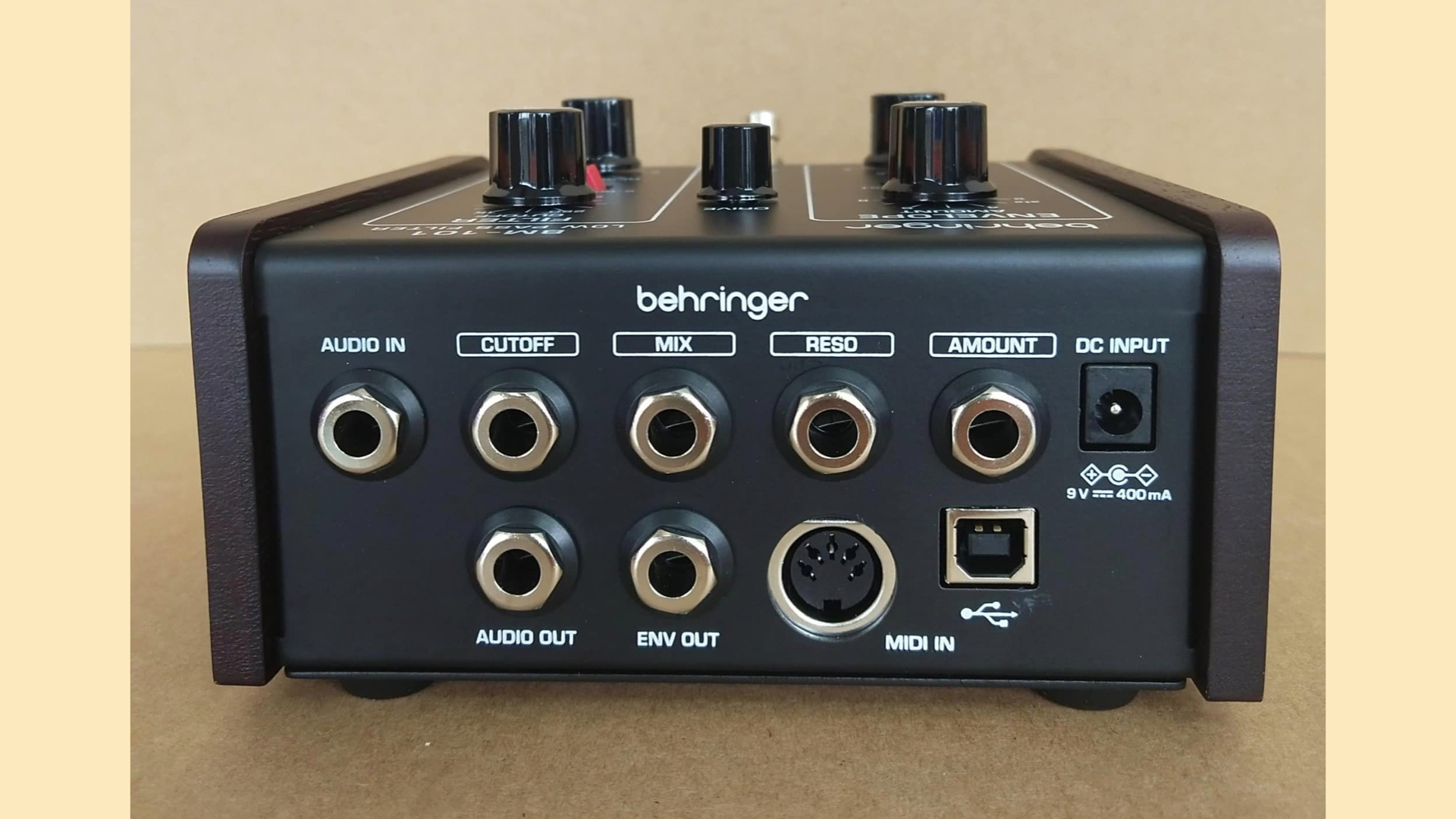 Behringer BM-101, a clone of the Moog Moogerfooger MF-101 lowpass