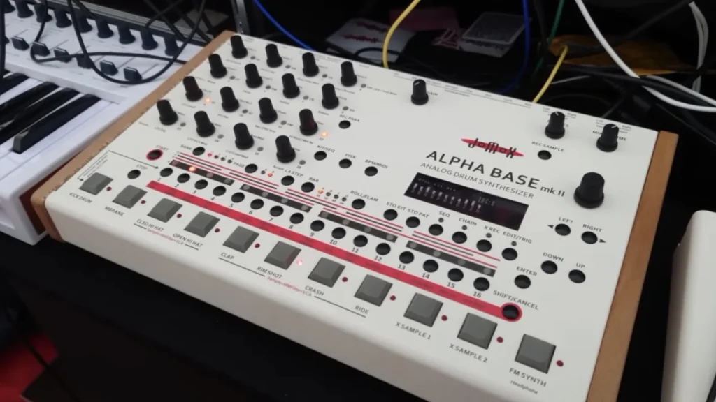 Jomox Alpha Base MKII